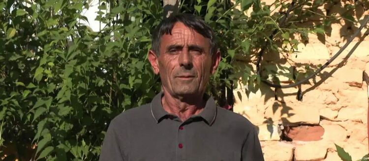 Хросем е невинен, но въпреки това го грози смъртно отмъщение