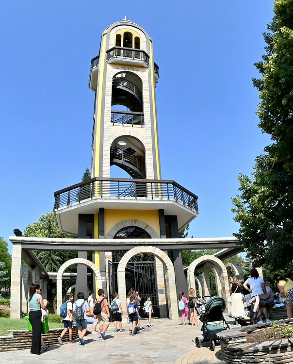 Деца се докоснаха до магията на словото сред природата на парк „Ямача“