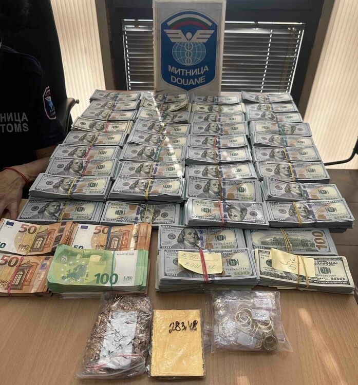 Снимки Агенция "Митници"