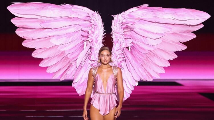 Модното ревю на Victoria's Secret се завръща