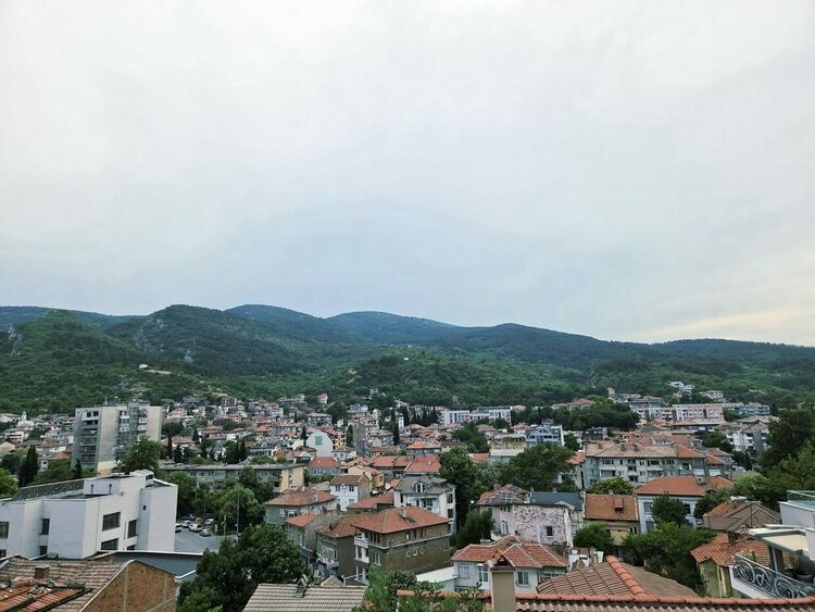 Предупреждение за интензивни валежи в Асеновградско в четвъртък 