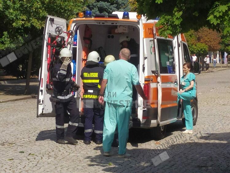 Спешни медици и полицаи си взаимодействаха в спасяването на пациент в Кърджали