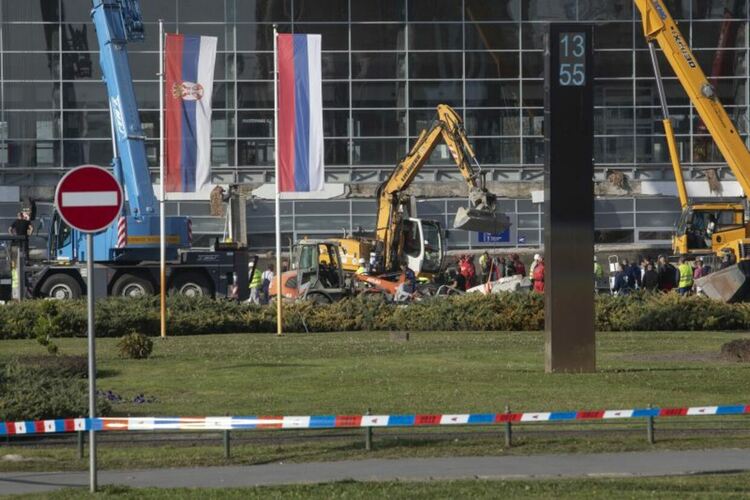 В ход са арести на бивши министри в Сърбия. Пропагандата на Вучич обвини Запада за акцията