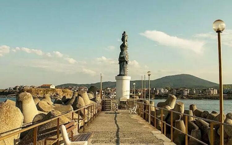 Царево е общината с най-високи местни данъци и такси в страната тази година.