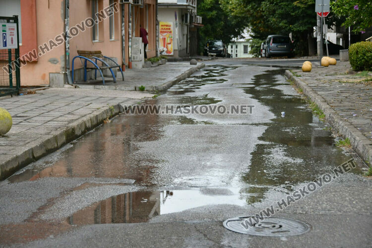 ВиК отстранява аварии в Хасково, възможно е частично безводие в кв. „Дружба-1“