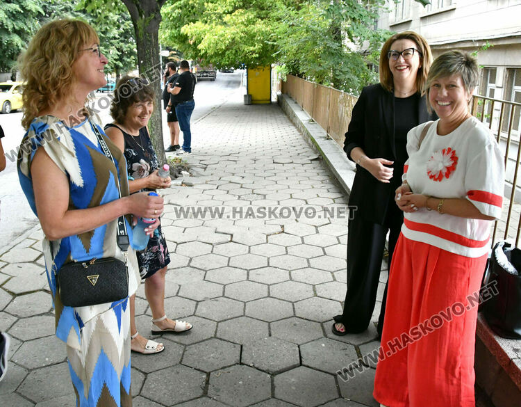 18 кандидати се явяват на писмен изпит-тест за директори на училища