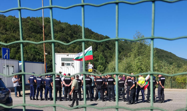 ОДМВР-Кърджали предприе мерки за осигуряване на безопасността на движение и охрана на обществения ред в района на бившия ГКПП „Маказа“