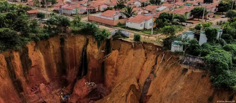 Град Буритикупу в Бразилия може изцяло да потъне