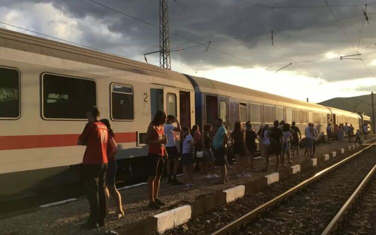 Влаковете се отклонени частично по други маршрути