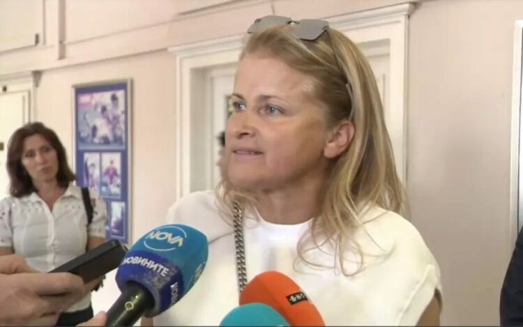 Последният олимпийски шампион на България в леката атлетика - Тереза Маринова, бе предложения от опозицията състав на УС, който обаче дори не бе подложен на гласуване от водещия събранието Добромир Карамаринов