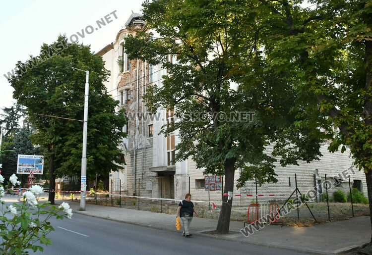 От опасност към опасност. Заради разпадането на „Марса“ пешеходците вече са на улицата 