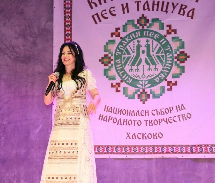 „Тангра“ и Росица Пейчева на сцената в Любимец за празника на града