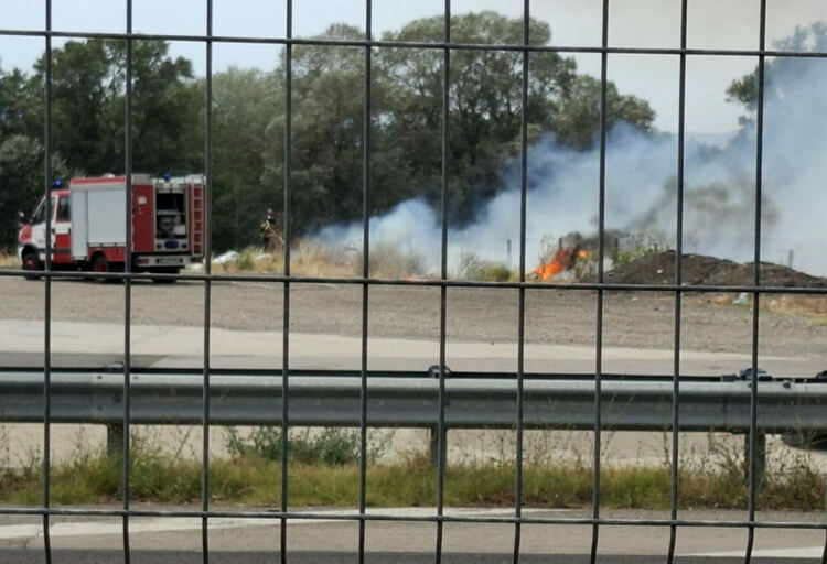 Пожарът прехвърли АМ „Марица“ на км 82