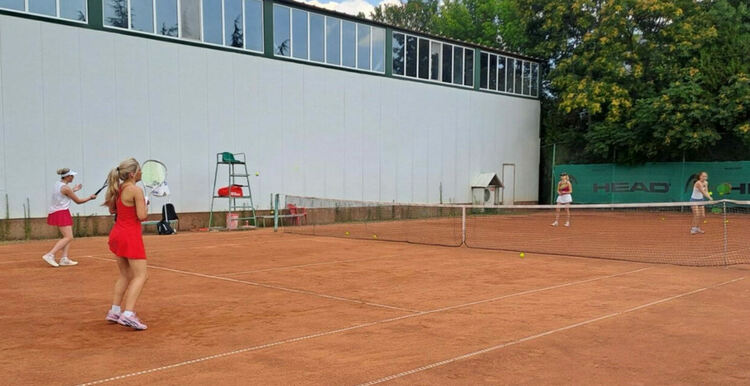 Немски тенис таланти на подготовка в Хасково