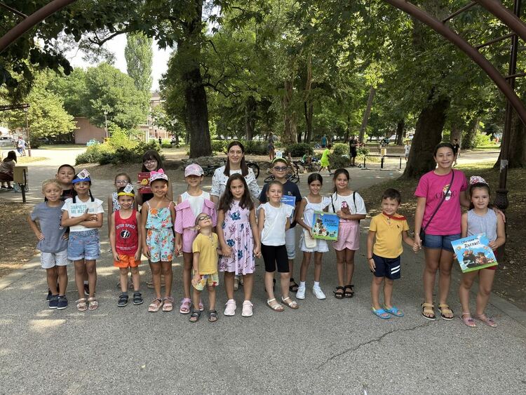 Приказно четене сред природата в Градската градина