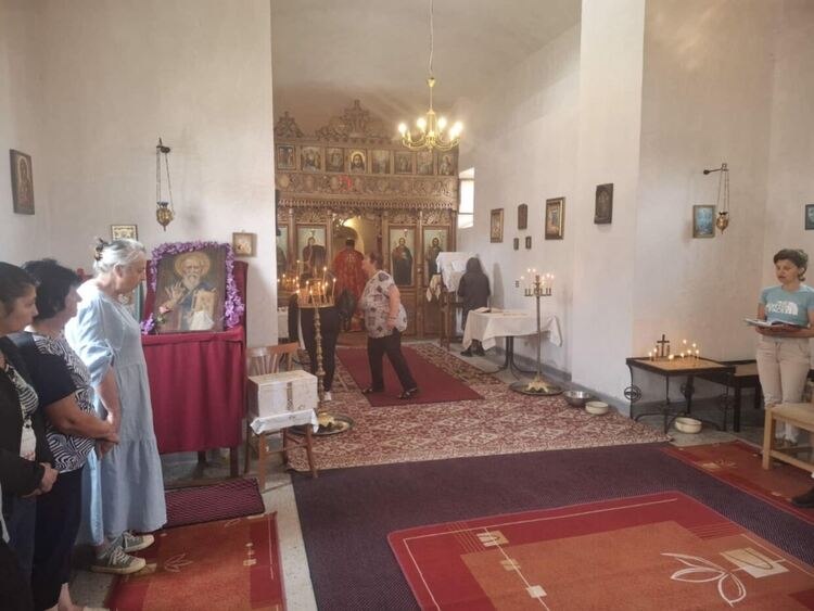 Преображение Господне събра десетки вярващи в манастира „Св. Атанасий“ край Смолян