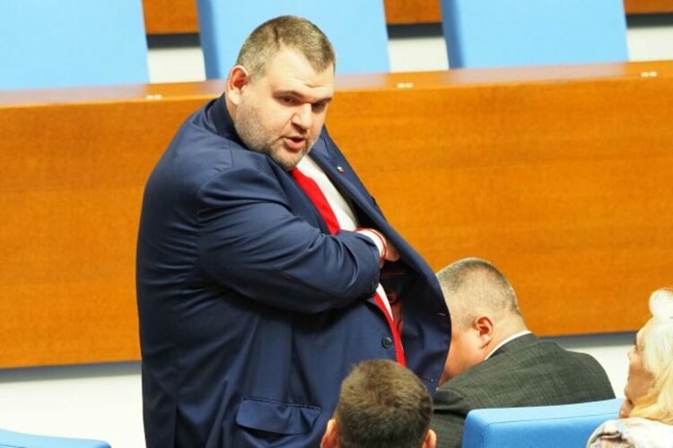 Правителството одобри исканите от Пеевски "Магазини за хората"