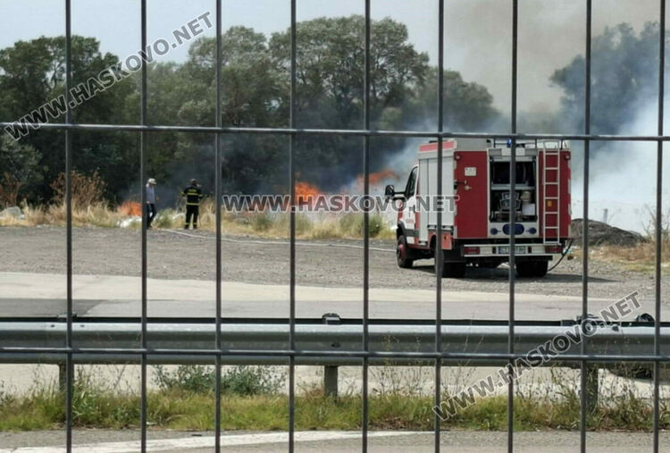 АМ „Марица“ остава затворена, пожарът изпепели 30 000 декара