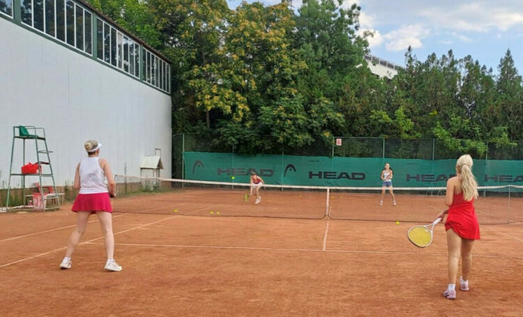 Немски тенис таланти на подготовка в Хасково