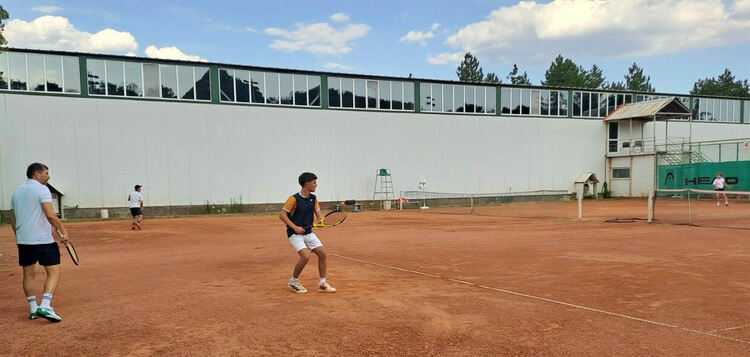 Немски тенис таланти на подготовка в Хасково