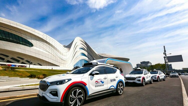 Автономните таксита пристигат и в Европа. Ето къде ще ги видим първо