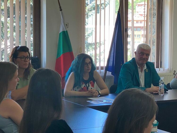 Млади социални предприемачи от пет държави се запознаха с добри практики в Чепеларе