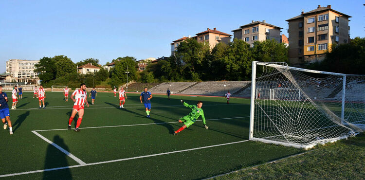 “Димитровград” с първа домакинска победа за сезон
