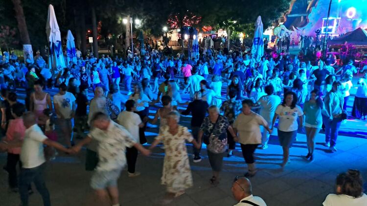 Девин празнува своя празник с вяра в бъдещето и благодарност към миналото (Галерия) 