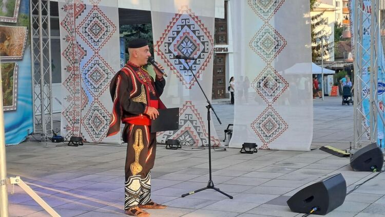 Девин празнува своя празник с вяра в бъдещето и благодарност към миналото (Галерия) 