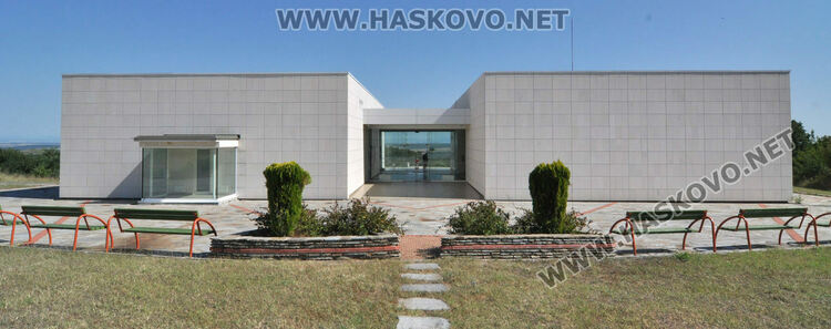 Аудио гид посреща в Александровска гробница този уикенд