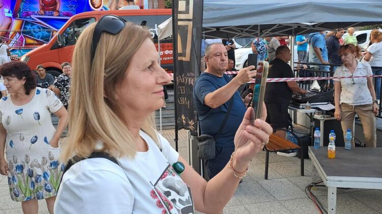 Девин празнува своя празник с вяра в бъдещето и благодарност към миналото (Галерия) 