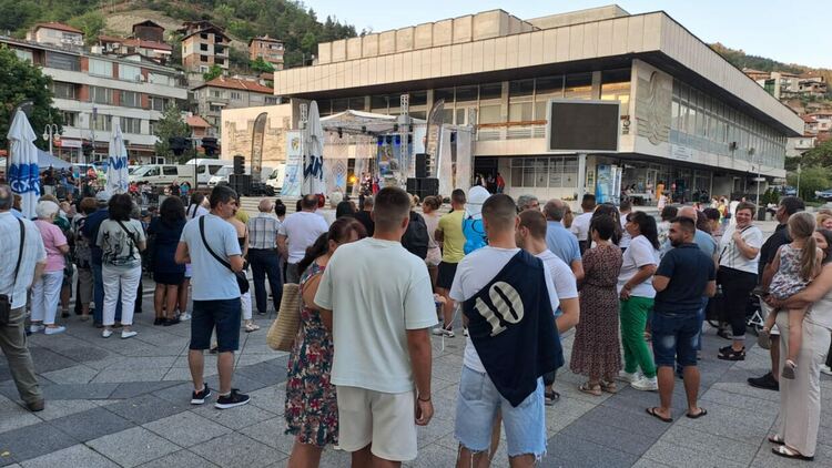 Девин празнува своя празник с вяра в бъдещето и благодарност към миналото (Галерия) 