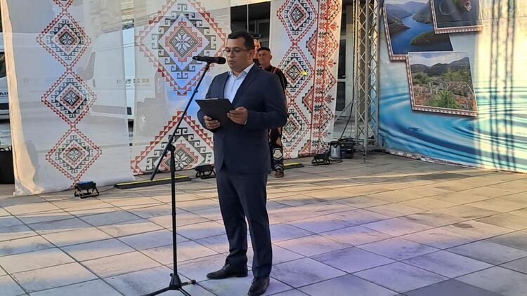 Девин празнува своя празник с вяра в бъдещето и благодарност към миналото (Галерия) 