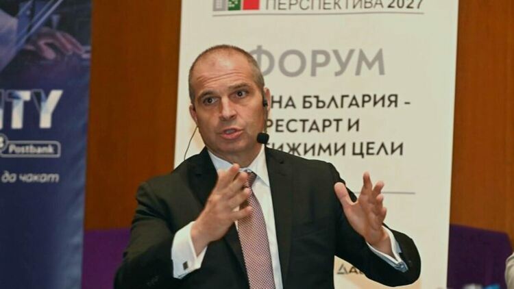 Гроздан Караджов за сваленото дете от самолет: Случаят е безчовечен