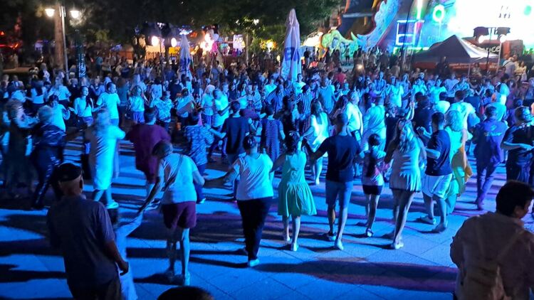 Девин празнува своя празник с вяра в бъдещето и благодарност към миналото (Галерия) 