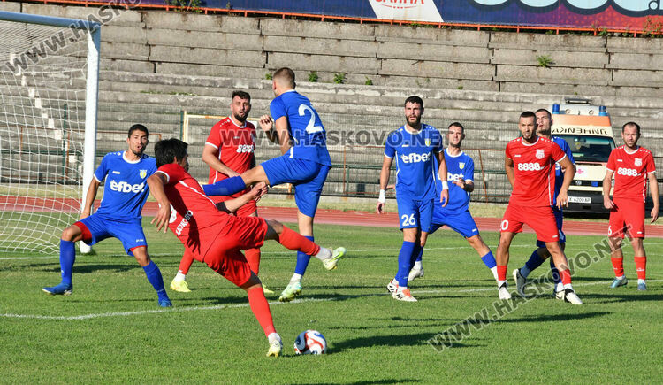 ОФК „Хасково“ изпусна „Гигант“ в края на мача