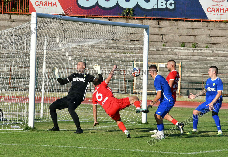 ОФК „Хасково“ изпусна „Гигант“ в края на мача