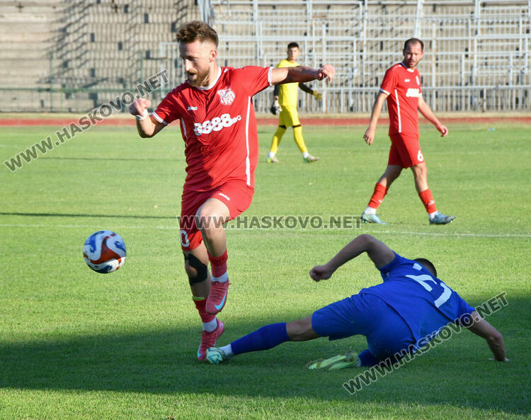 ОФК „Хасково“ изпусна „Гигант“ в края на мача