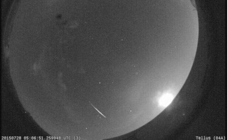 Как да видим Персеидите, когато луната ни пречи? И всичко, което трябва да знаете за тях