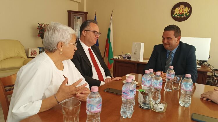 Генералният консул на Р Турция Корхан Кюнгерю отпътува за родината си ,взе си довиждане с Никола Чанев