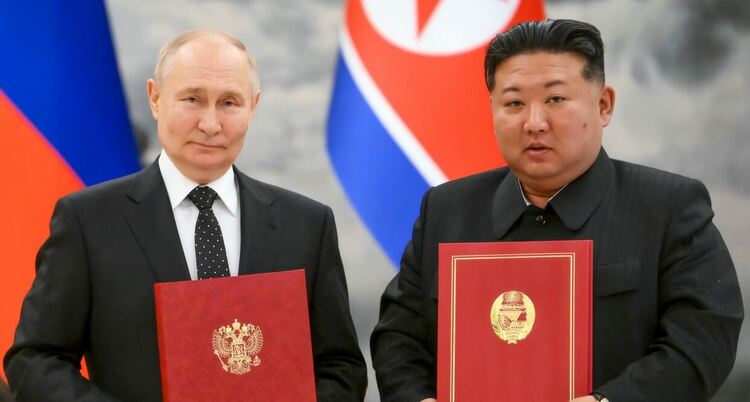 "Сякаш умирахме". Хиляди севернокорейци работят в робски условия в Русия, твърди разследване