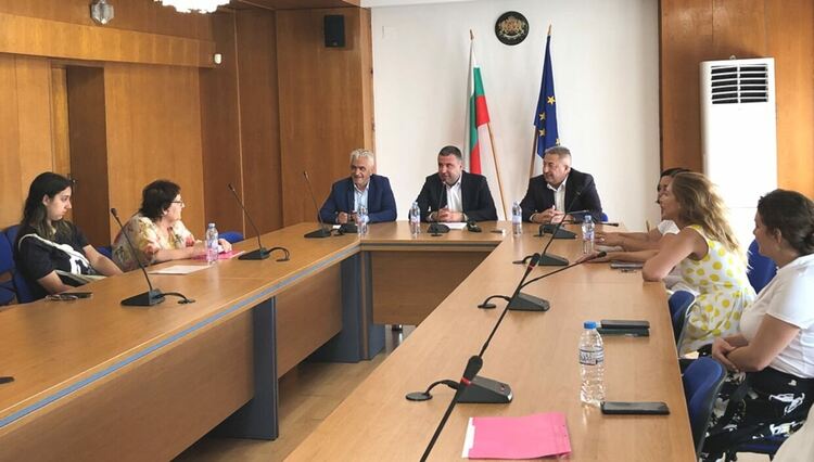 Младите хора на Смолян споделиха идеи и визия за бъдещето в Деня на отворените врати