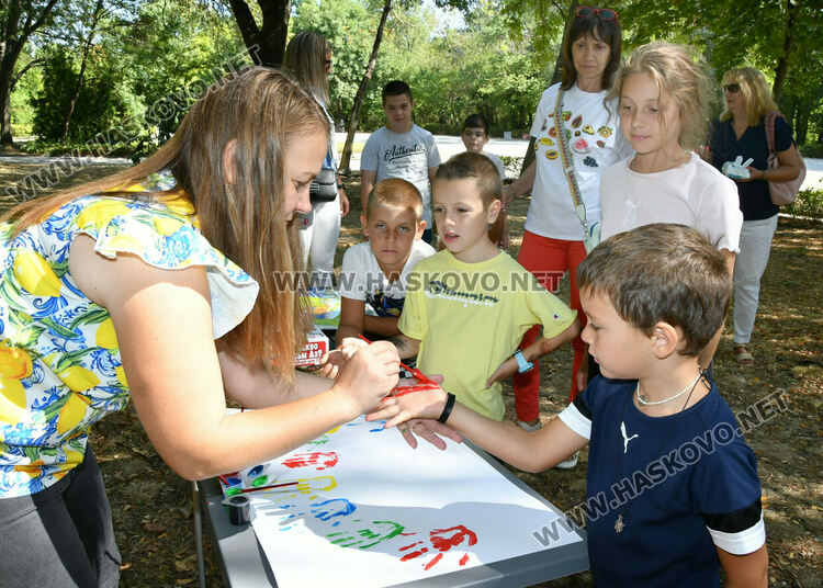 Деца научиха историята на семейство бухали сред приказната природа на парк „Кенана“