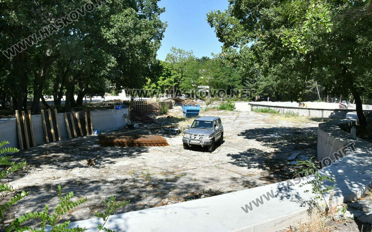 Възстановяването на езерото в парк „Кенана“ върви с пълна сила