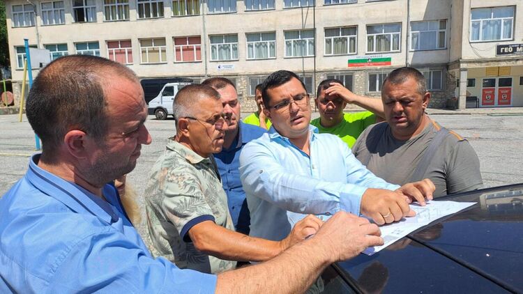 В Грохотно започна изграждането на многофункционално игрище за над 300 хиляди лева