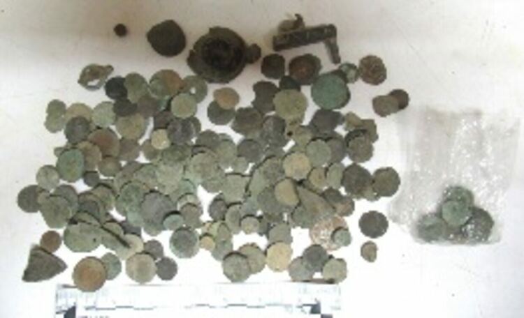 420 монети и културни ценности иззеха от 4 къщи в Харманли