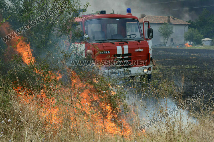 57 екипа следят за възникване на пожари в Хасковска област