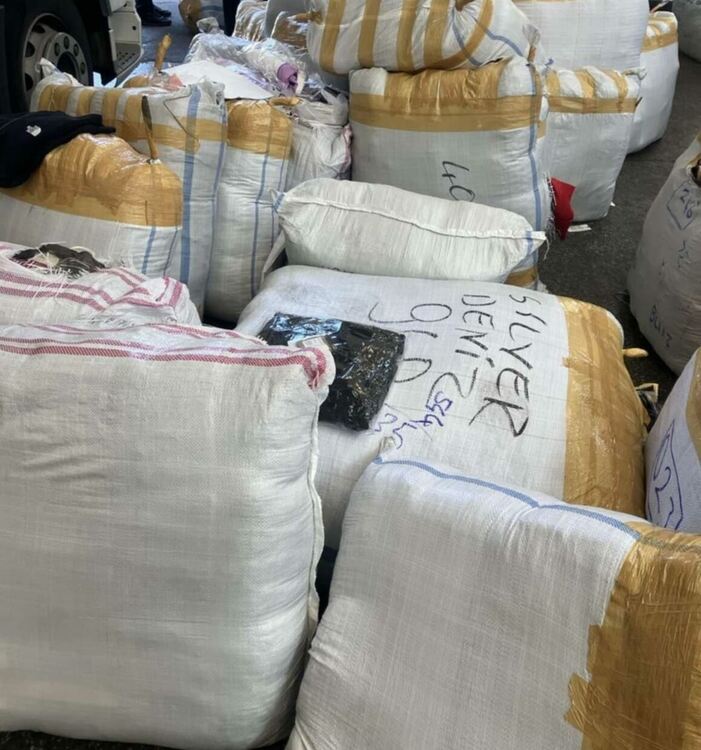 Над 7600 „маркови“ стоки са иззети от товарен автомобил