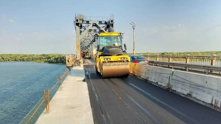 Как са се раздавали крупните бонуси в АПИ: Експерт с предположения