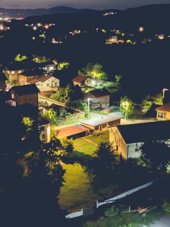 В част от кварталите и населените места в Перник започна подмяна на уличното осветление